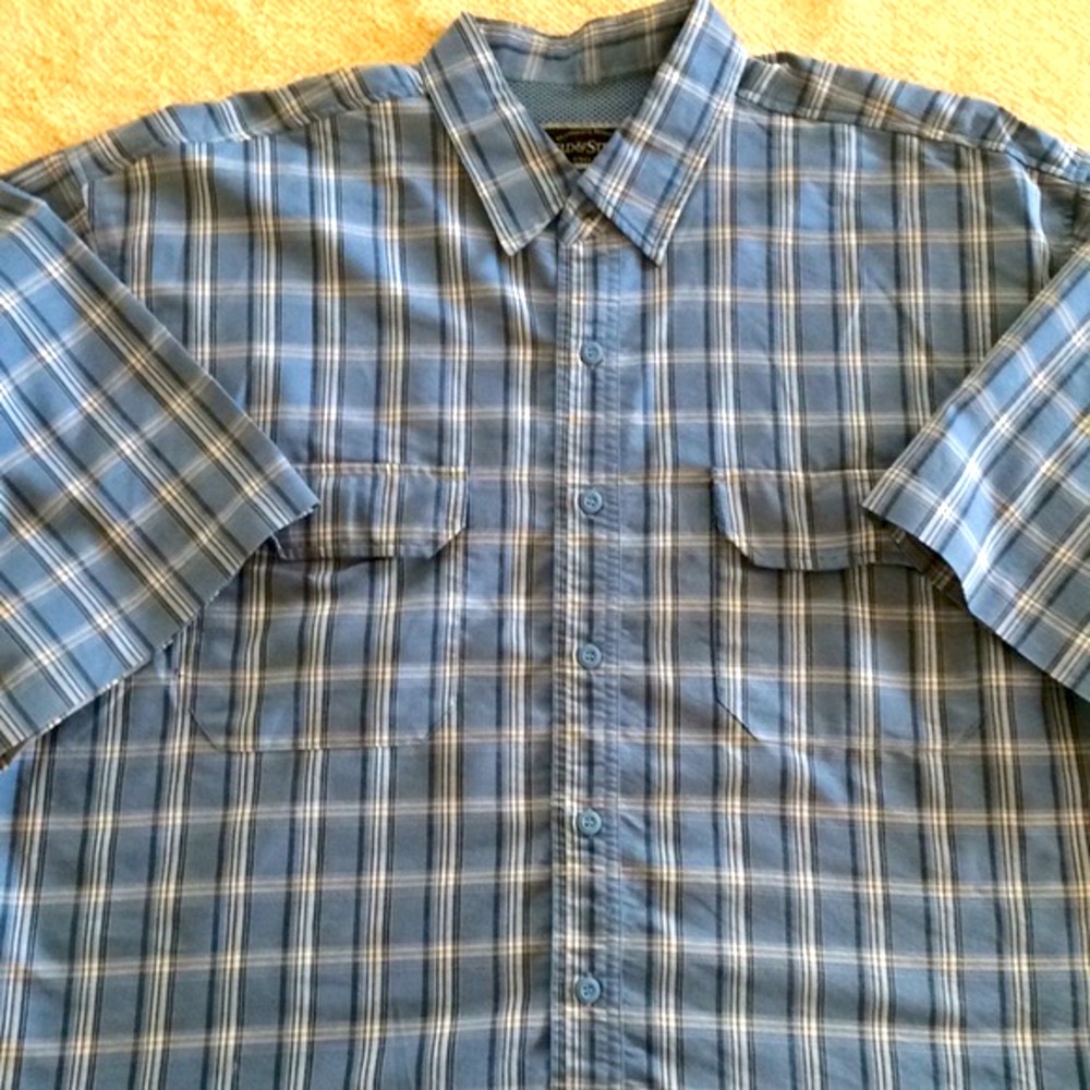 Field & Stream Men's XL blue plaid short sleeve button front shirt fishing sport